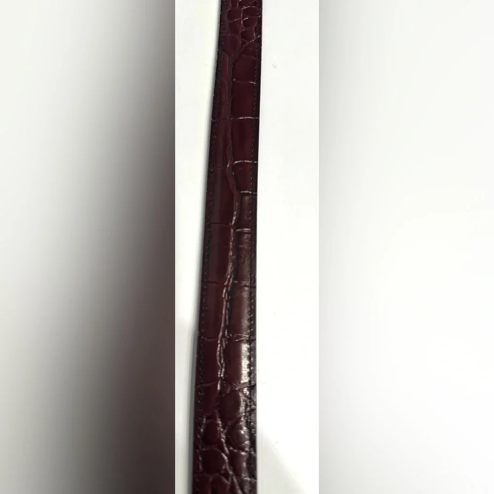 BILL BLASS DESIGNER CORDOVAN BROWN LEATHER BELT, CROCO-EMBOSSED, GOLD BUCKLE,